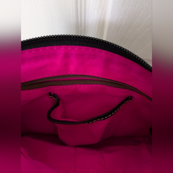 Dooney & Bourke Duck Crossbody Black Leather Trim Duck Hangtag - Picture 4 of 9